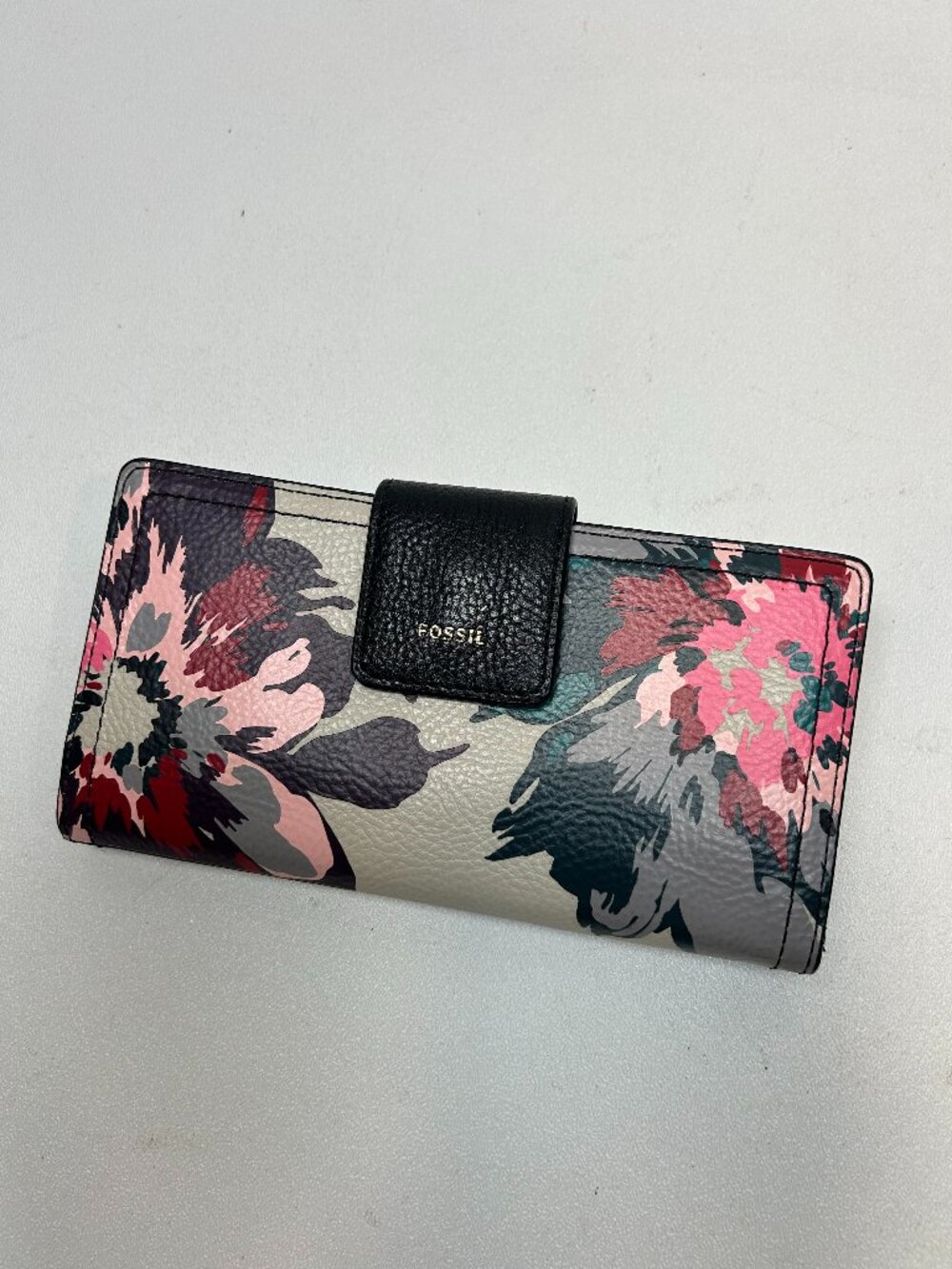 FOSSIL Logan RFID Tab Clutch Multi Colored Floral Leather w/Black Back and Tab C